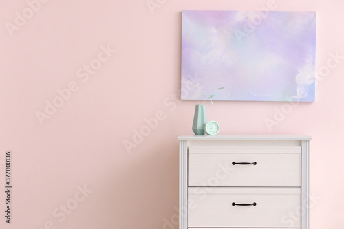 Modern chest of drawers wit...