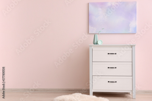 Modern chest of drawers wit...