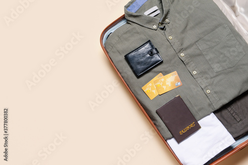 Set of travel accessories f...
