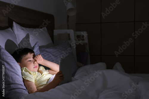 Little boy suffering from s...