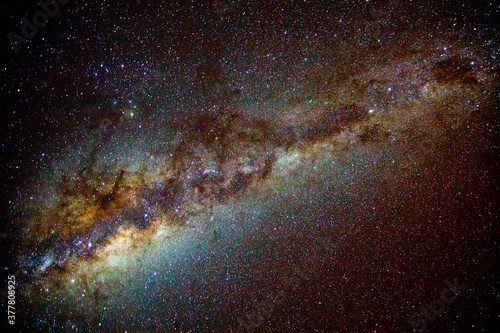 Foto Galactic Emu, Ancient aboriginal astronomers mapped the sky by creating shapes from the dark clouds of dust in front of the centre of the Milky Way instead of joining the dots to make constellations