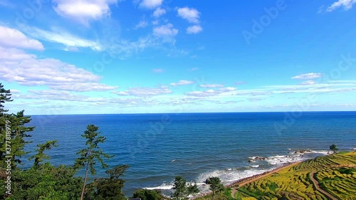 秋の日本海と白米千枚田