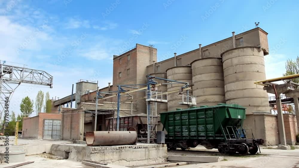 Working industrial equipment. Heavy machinery for crushing and collecting stone gravel materials Working industrial equipment. Heavy machinery for crushing and collecting stone gravel materials