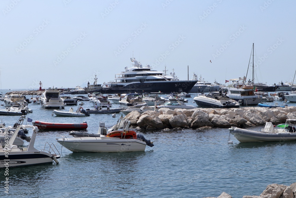 Napoli - Barche a Mergellina dal lungomare