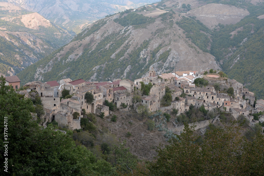 Fototapeta premium ROMAGNANO AL MONTE,SUD ITALIA,SETTEMBRE 2020.