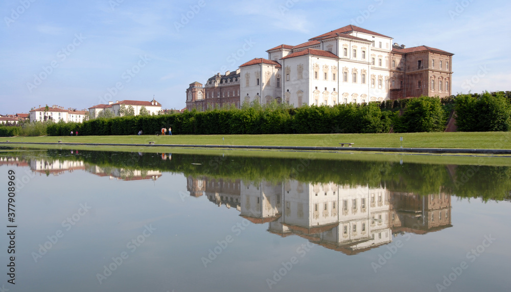 The palace of Venaria Reale is one of the Savoy Residences of Piedmont recognized by UNESCO. The palace of Venarìa was designed by the architect Amedeo di Castellamonte.