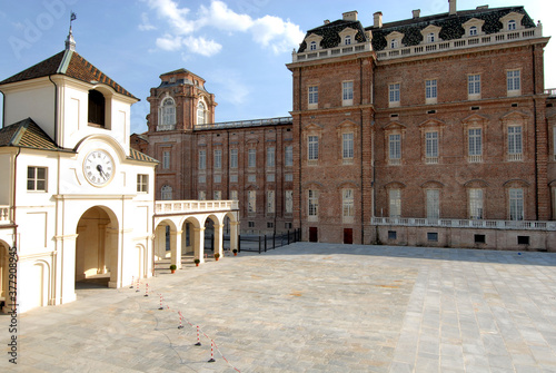 The palace of Venaria Reale is one of the Savoy Residences of Piedmont recognized by UNESCO. The palace of Venarìa was designed by the architect Amedeo di Castellamonte.