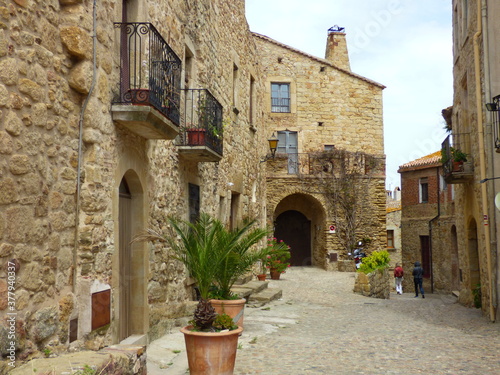 Pals, beautiful medieval village in Costa Brava. Girona. Catalonia,Spain © VEOy.com
