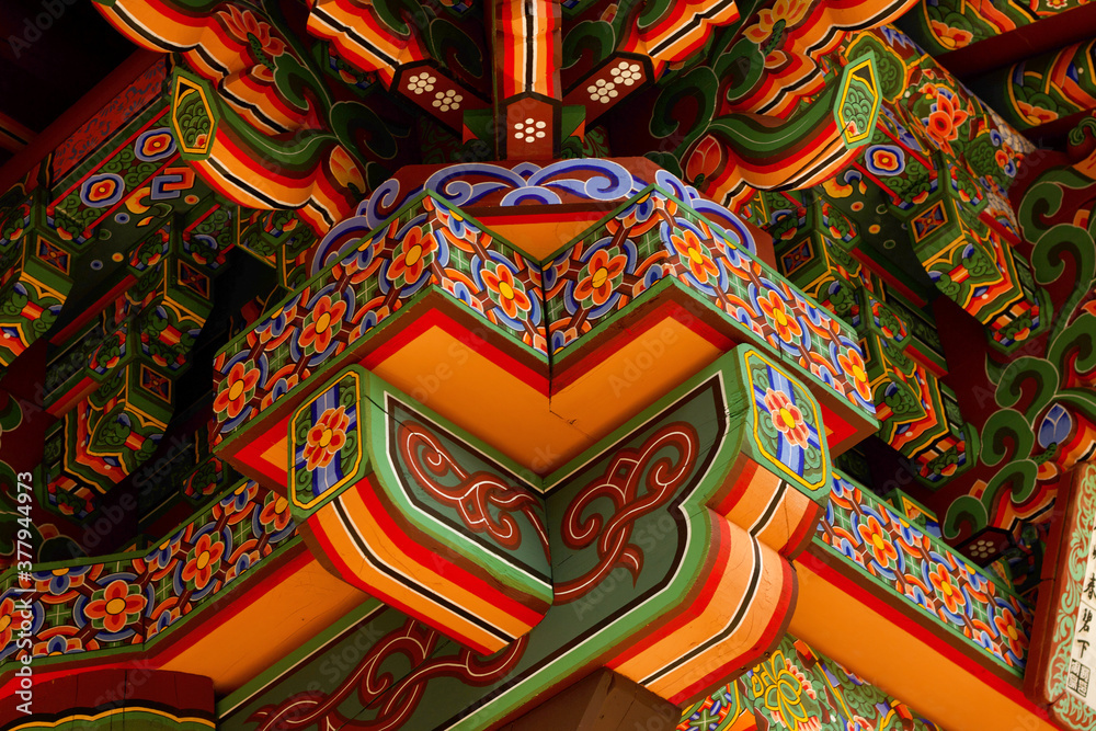 Obraz premium Ornate Korean Temple