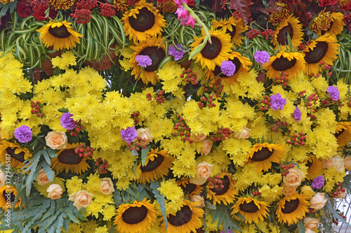 Obraz na płótnie Bright flower arrangement. w salonie