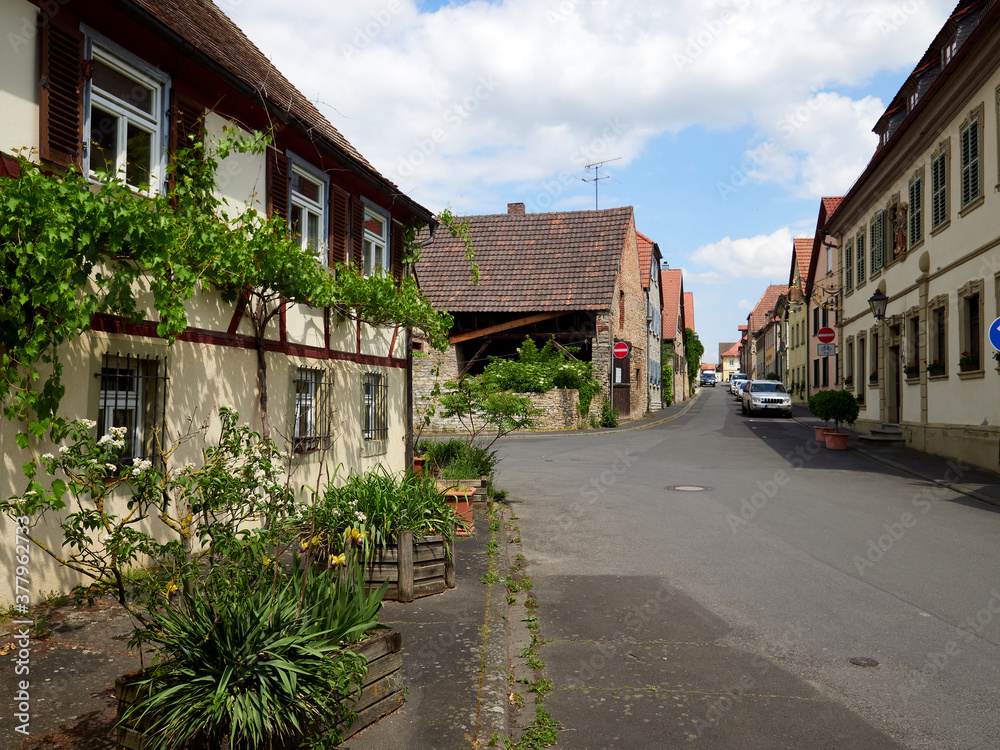 Weinort Sommerach und die Weinberge auf der Weininsel an der Vokacher Mainschleife, Landkreis Kitzingen, Unterfranken, Franken, Bayern, Deutschland Weinort Sommerach und die Weinberge auf der Weininsel an der Vokacher Mainschleife, Landkreis Kitzingen, Unterfranken, Franken, Bayern, Deutschland