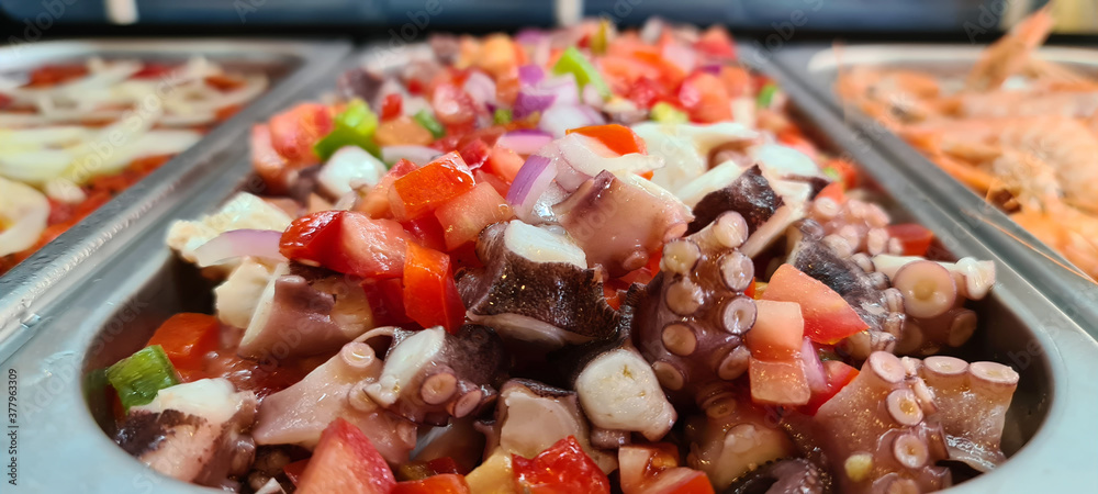 Ensalada de pipirrana con pulpo Ensalada de pipirrana con pulpo