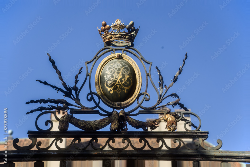 Obraz premium coat of arms on the entrance of The Palace du Peyrou, large mansion , in Neuchatel, switzerland