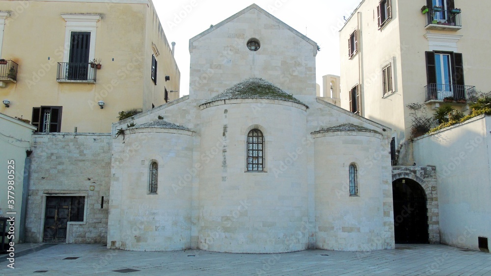 Chiesa La Vallisa dell'XI secolo collegata al convento dei Benedettini in piazza Ferrarese a Bari, sud Italia