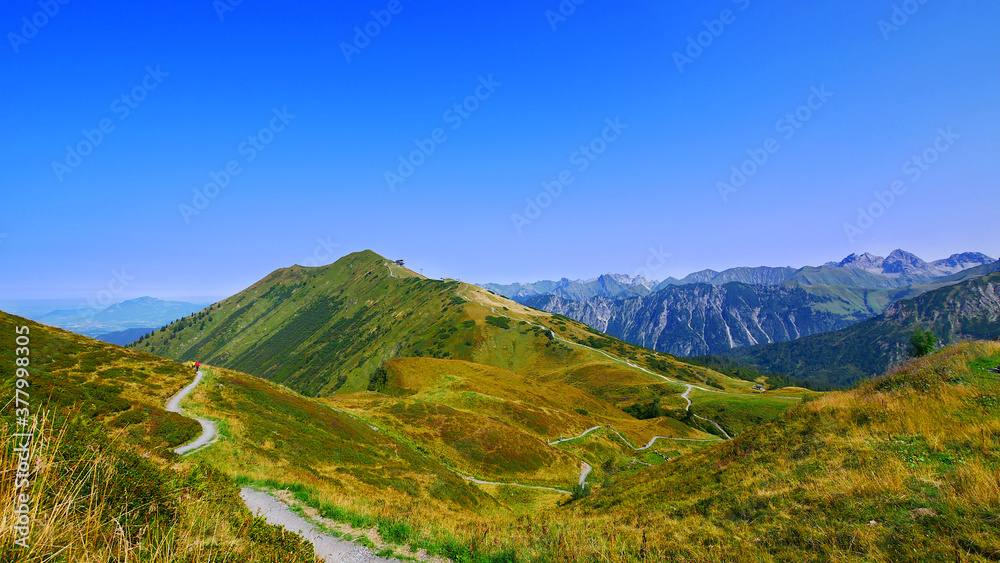 Obraz premium Oberstdorf, Deutschland: Wanderwege unter dem Fellhorn (Allgäuer Alpen)