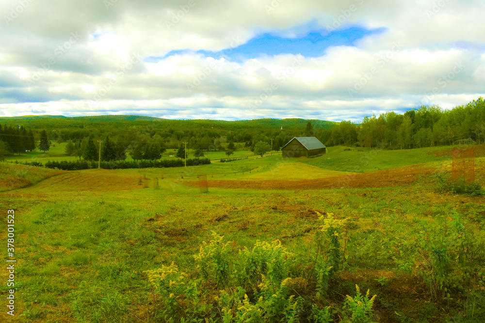 Obraz premium autumn farm in the countryside in Quebec, Canada
