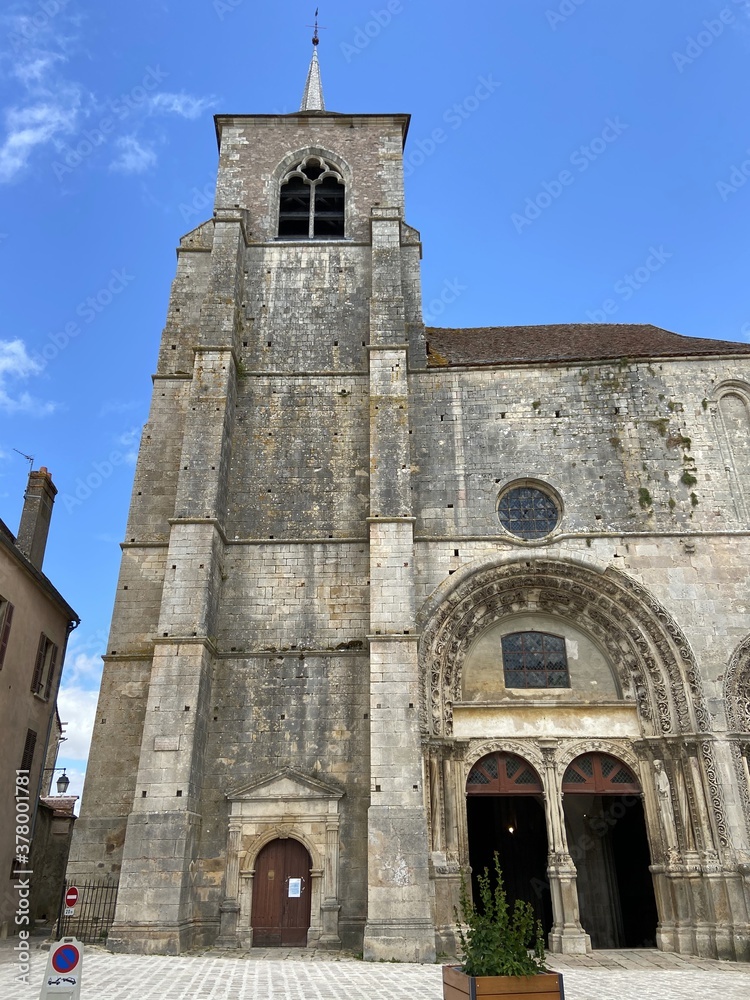 Eglise à Avallon, Bourgogne	