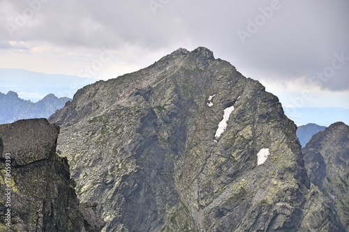 Fototapeta Naklejka Na Ścianę i Meble -  szlak na Rysy, Tatry Wysokie, Słowacja, góry w Europie, Tatransky Narodny Park