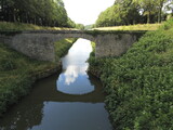 Pont sur le canal du nivernais en Bourgogne