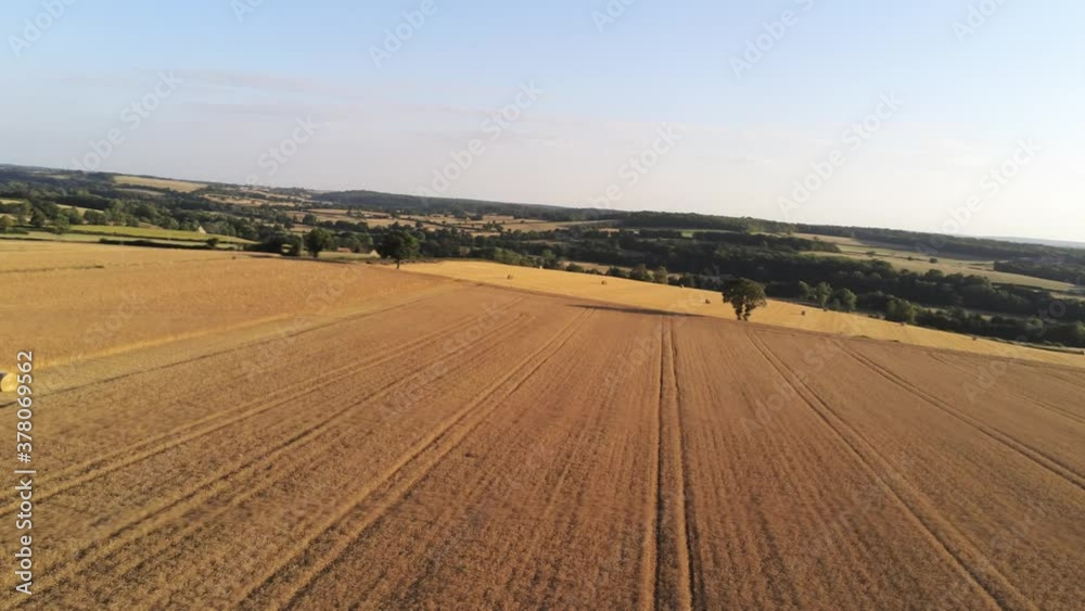 Champs en Bourgogne, vue aérienne Champs en Bourgogne, vue aérienne