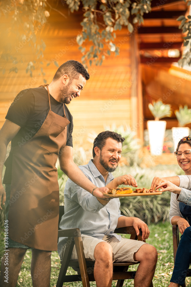 Churrasco em família ao ar livre Churrasco em família ao ar livre