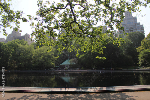 Wallpaper Mural New York - Conservatory pond en Central Park Torontodigital.ca