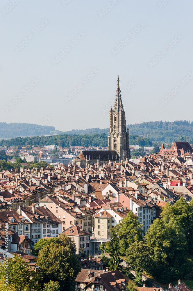 Bern, Münster, Kirche, Berner Münster, Altstadt, Altstadthäuser, Stadt, historische Häuser, Stadtrundgang, Sommer, Schweiz