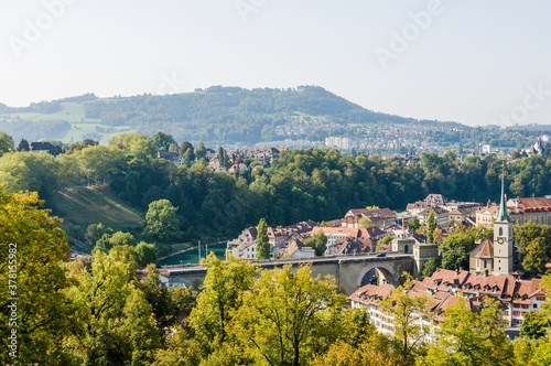 Bern, Nydegg, Nydeggkirche, Kirche, Nydeggbrücke, Altstadt, Stadt, Altstadthäuser, Stadtrundgang, Rosengarten, Gurten, Sommer, Schweiz 