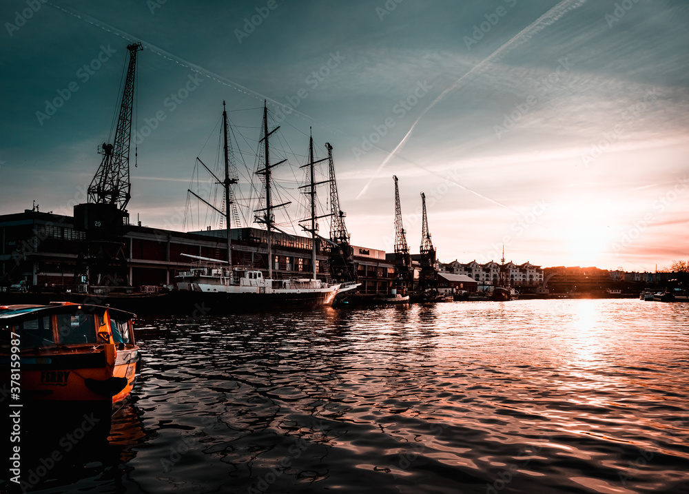 Naklejka premium Ship Shape and Bristol Fashion