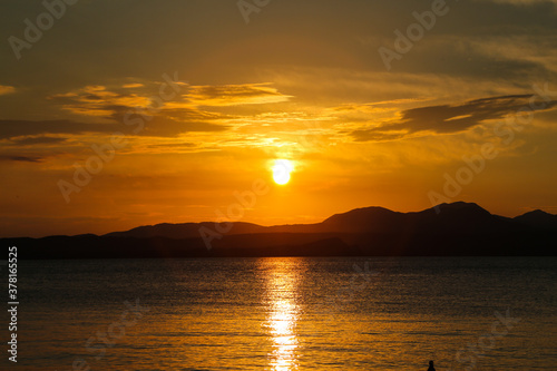 Sunset in Bardolino on Lake Garda with mountains in the background © Dagmar Breu
