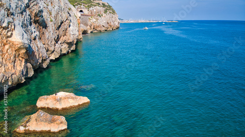 Vistas panorámicas de la Costa del Garraf-Barcelona en pleno verano