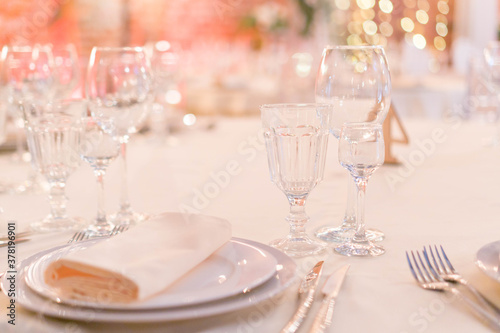 white evening festive table decor