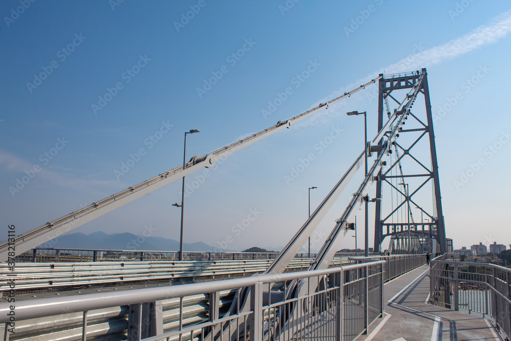 turismo em florianopolis, viagem, na restaurada e simbólica Ponte Hercílio Luz, Florianópolis, Santa Catarina, Brasil, turismo em florianopolis, viagem, na restaurada e simbólica Ponte Hercílio Luz, Florianópolis, Santa Catarina, Brasil,