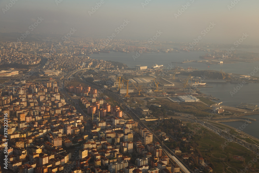 Fototapeta premium View of the Istanbul from the plane window