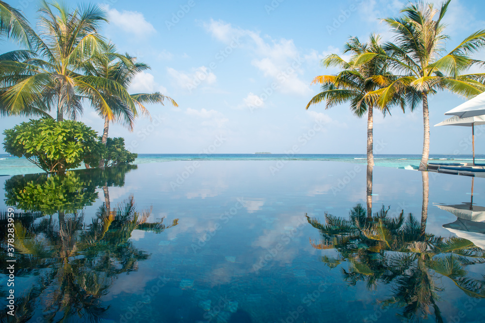 Infinity Swimming Pool in the Best Romantic Tropical Resort - Infinity Swimming Pool in the Best Romantic Tropical Resort -