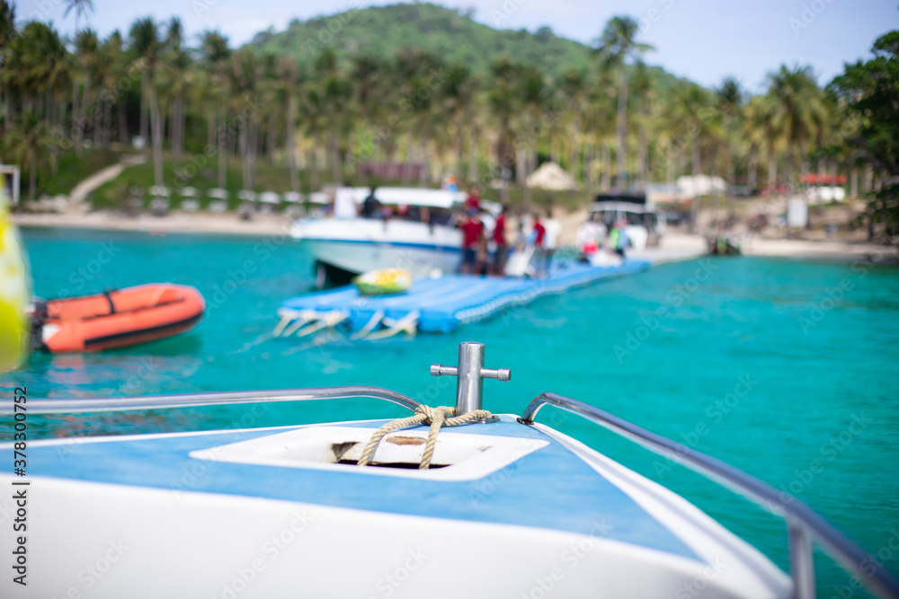Obraz premium Front of the speed boat