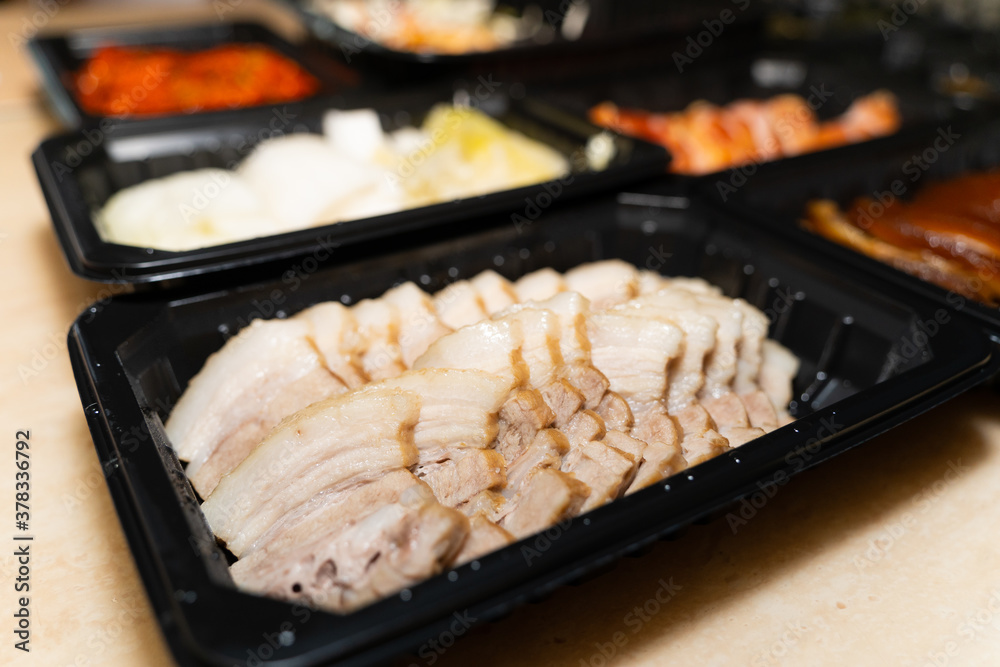 boiled pork, included in the delivered bossam set. boiled pork, included in the delivered bossam set.