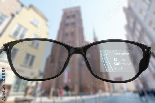 Running in the city with smart glasses