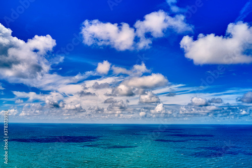 Fototapeta Naklejka Na Ścianę i Meble -  Panoramic beautiful seascape with cloud on a sunny day