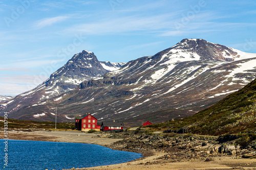 Norwegen Haus vor Berg