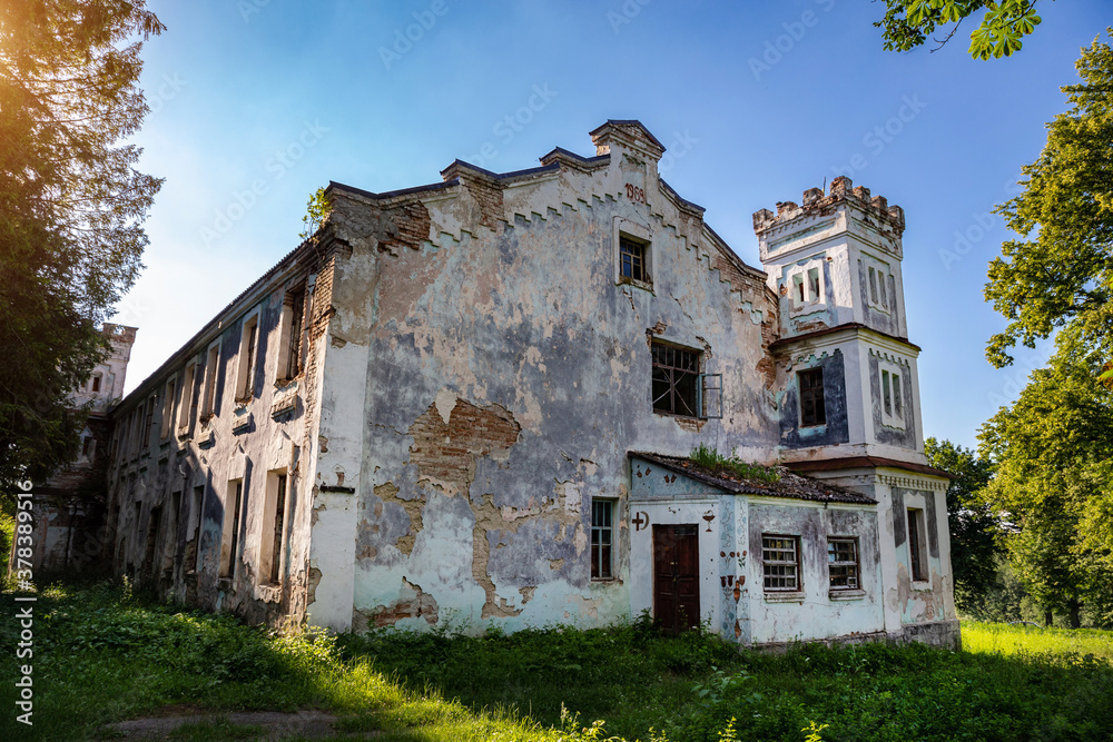 A beautiful palace of the prince in the village of Shelekhovskaya Slobodka. Tourism in Ukraine.