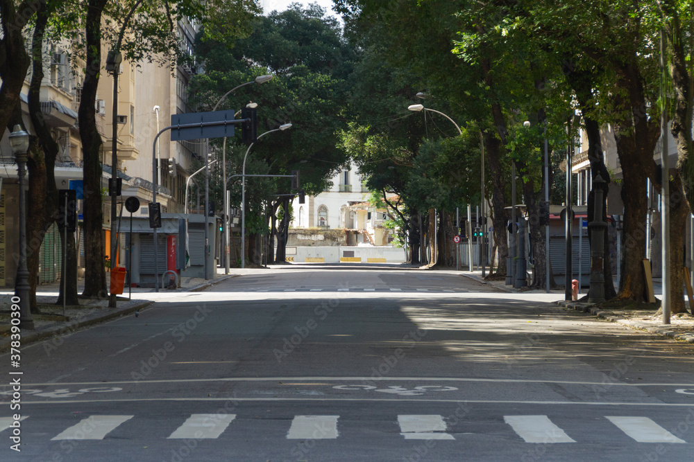 streets of downtown rio de janeiro empty during the coronavirus pandemic