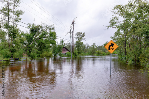 Εκτύπωση καμβά Flooded road way