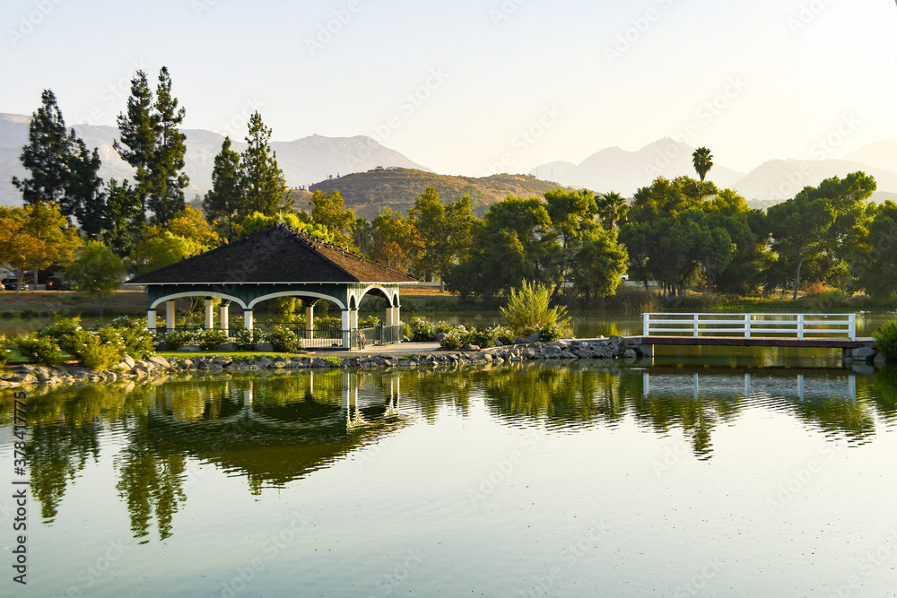 Glorious Afternoon Light at Lindo Lake Glorious Afternoon Light at Lindo Lake