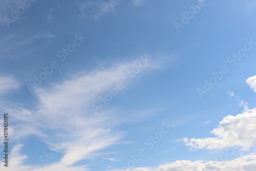 Himmlische Federwolken, blauer Himmel © LW