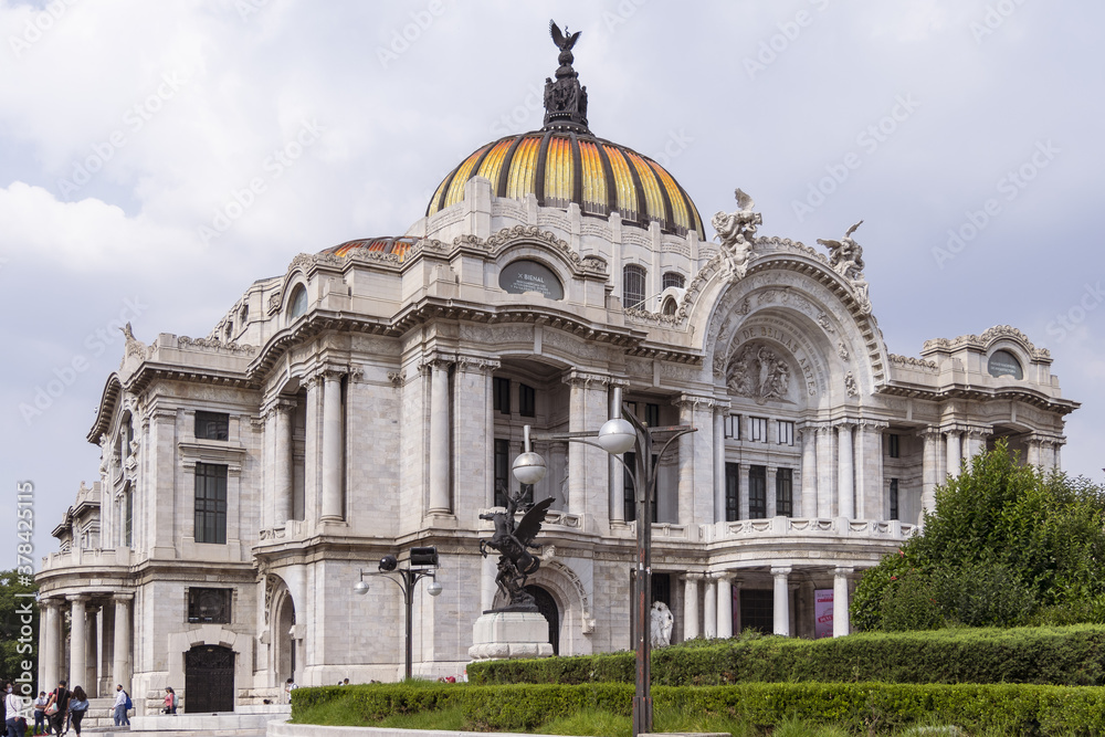 Palacio de bellas artes en el centro historico de la ciudad de mexico