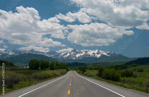 Colorado road to the mountains