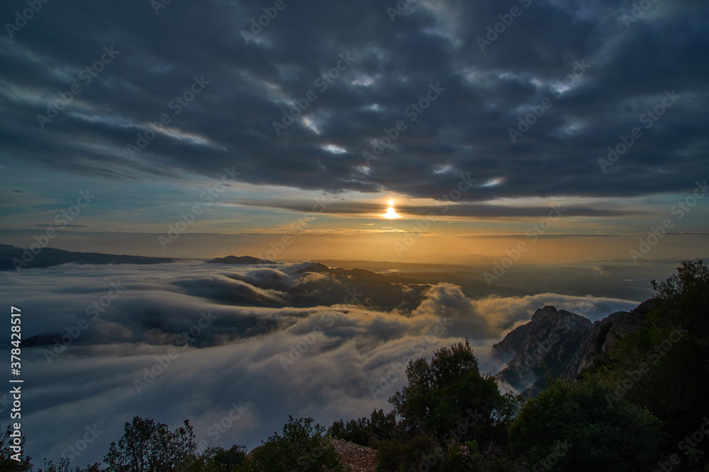 Obraz premium sunset in the mountains