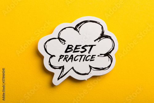 Foto Best Practice Speech Bubble Isolated On Yellow Background