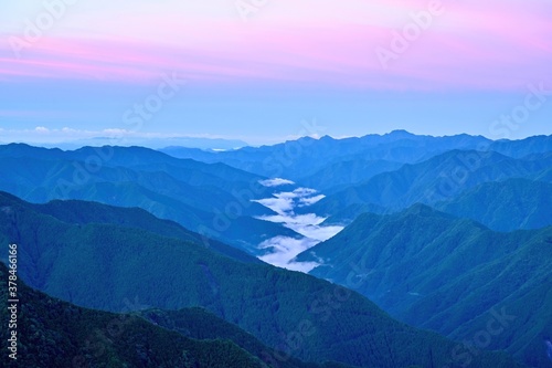 大台ヶ原で見た雲海と朝焼けのコラボ情景＠奈良